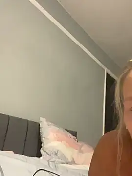 Blondnboujee53