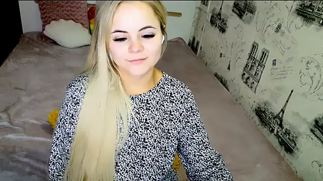lovely-eyes live cam on StripChat