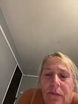 blondnboujee53