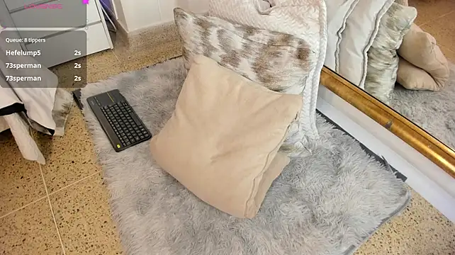 NaylaGrey webcam