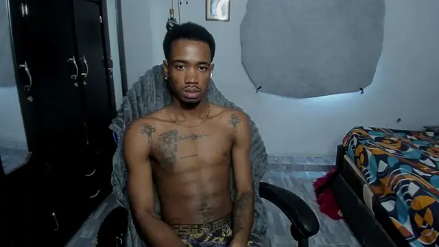 Kofi_exotic_2 live cam on StripChat