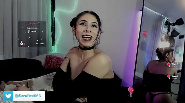 Sara_Foxx1 webcam
