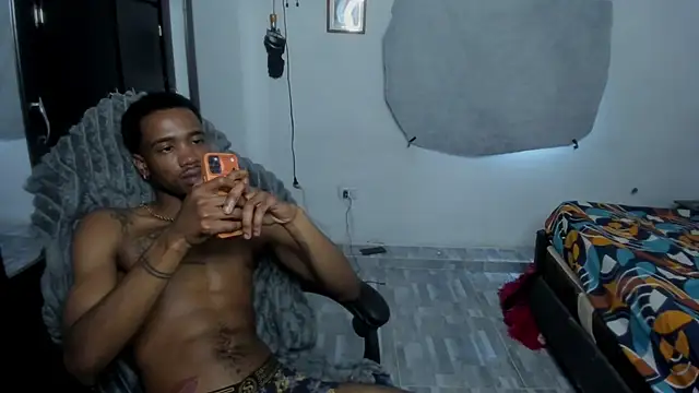 Kofi_exotic_2 webcam