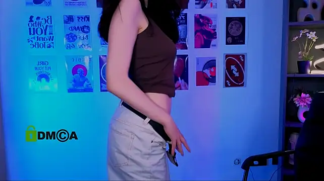 riley_sanders webcam