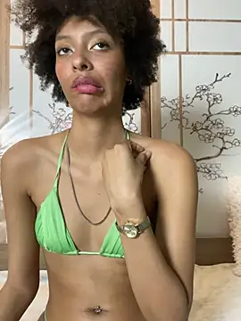 Kiara_Kamau_XXX webcam