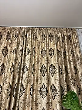 NadiraNoor webcam