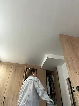 valery_mora webcam