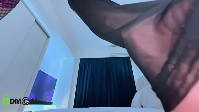 ScarlettTheGoddess live cam on StripChat