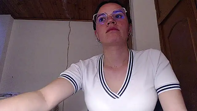 Shanel_Lozano live cam on StripChat