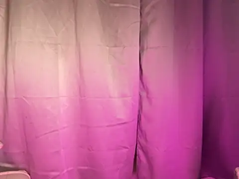 Its_cherry_magic webcam