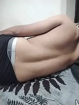 Mr_Hotyy webcam