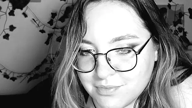 ZayaRush live cam on StripChat