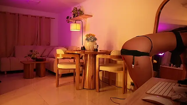 Madisonlara1 webcam