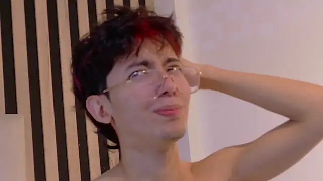 Twink_Sebas7 live sex cam