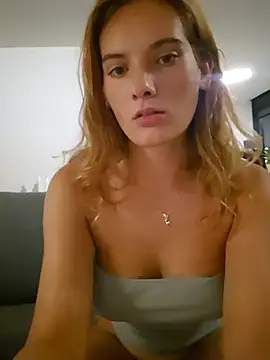sweetsophie69 live cam on StripChat