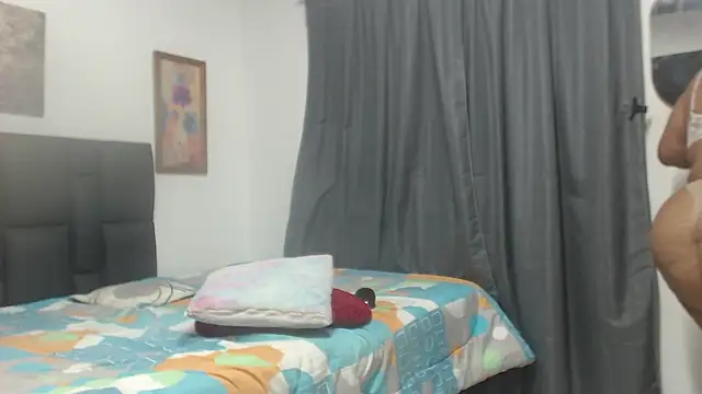 Doll_rihana live cam on StripChat