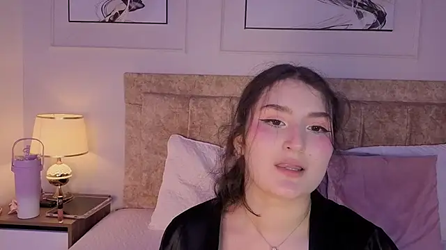 zoe_moon__ webcam