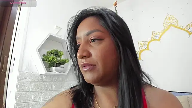 LadyNahir webcam