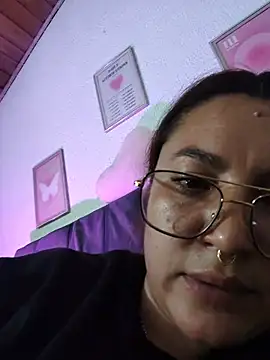 samm_curvy webcam