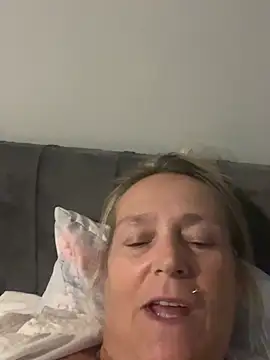 Blondnboujee53