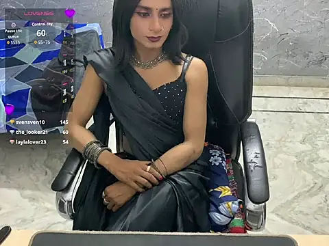 LuvLayla webcam