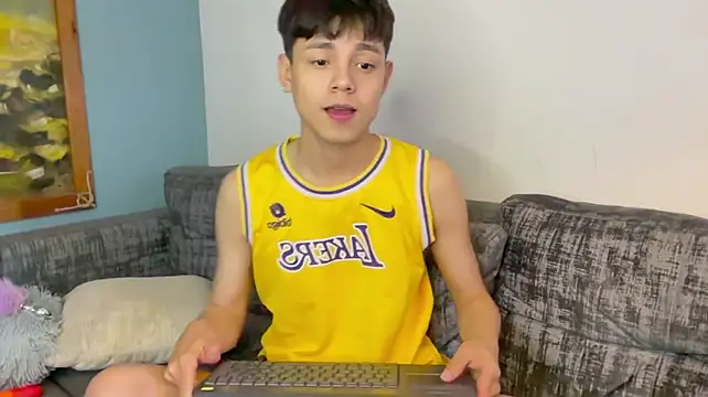 Andy_Belier23 live cam on StripChat