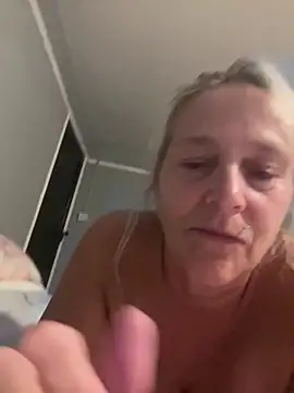 Blondnboujee53