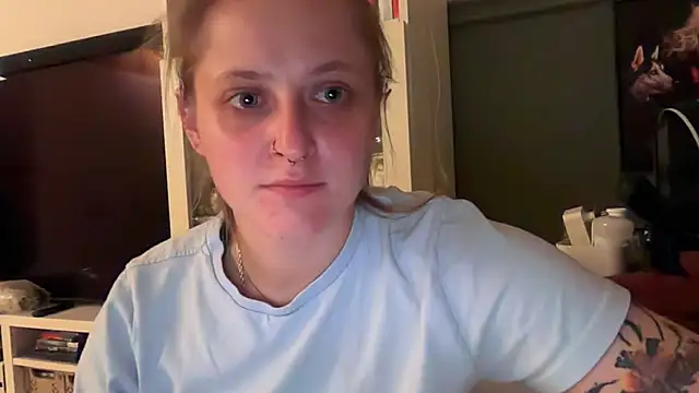 LeaWetGirl live cam on StripChat