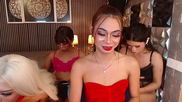 AudreyMilesTrans live cam on StripChat