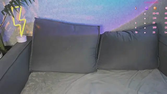 ReinaKousaka webcam