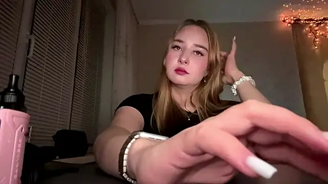 DoraBerley live cam on StripChat