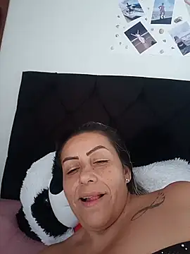 maynor_1998 live cam on StripChat