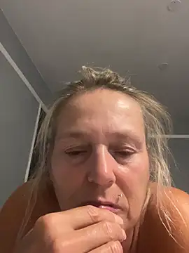 blondnboujee53