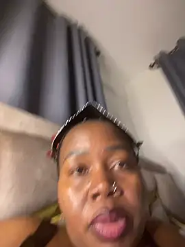 BIGMAMA011 webcam
