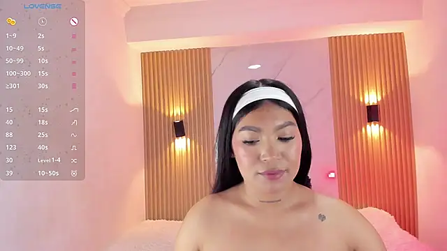 miss_alice_jones webcam