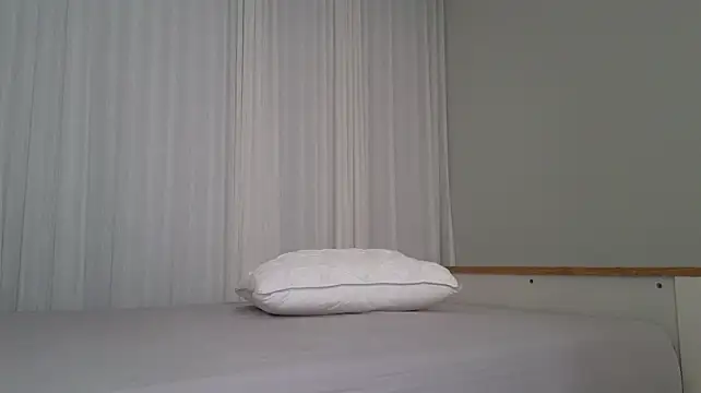 upssnowy live cam on StripChat