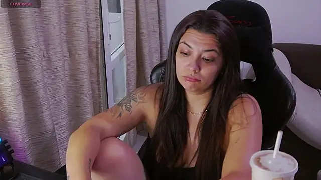 LuciaLoca live sex cam