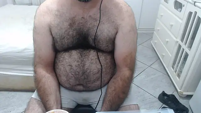 MysterBearMG live cam on StripChat