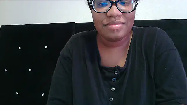 Lini_Arlena live cam on StripChat