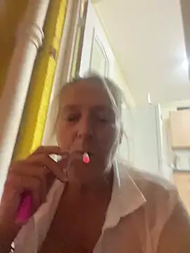 blondnboujee53