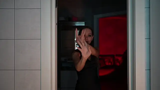 Moni_Carroll webcam