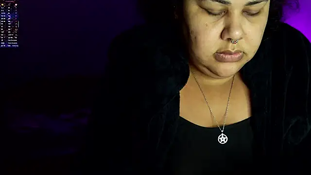 xlatinastar live cam on StripChat