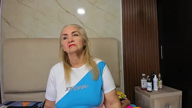queenstarhy webcam