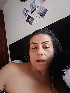 maynor_1998 live cam on StripChat