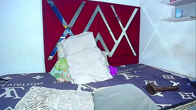 DanisaBrown webcam
