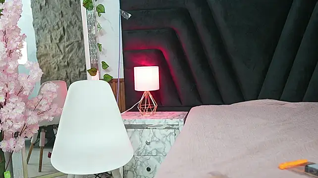 kinkylittlegirll webcam