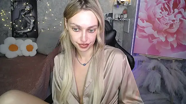 NickyAdamidi live cam on StripChat