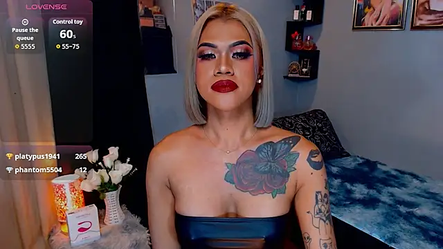 StellaStrong30 live cam on StripChat