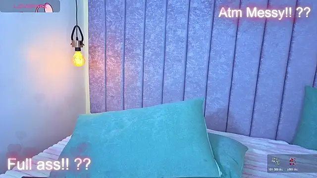 Emma-Burning webcam