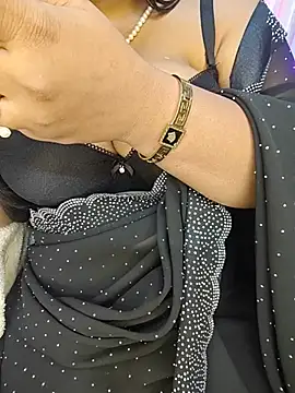 Curvy_Pooja live cam on StripChat